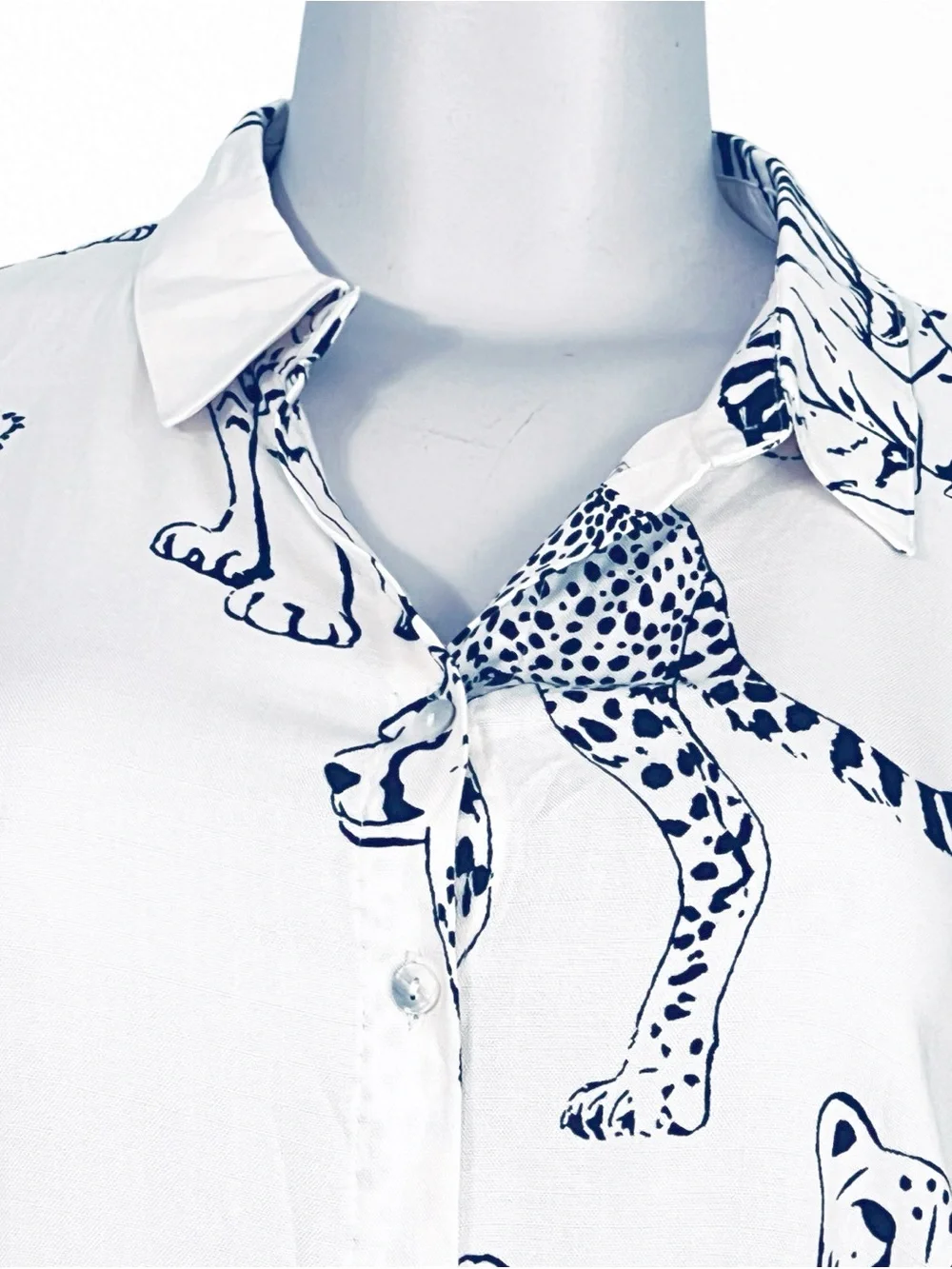 Big Cat Jungle Cat Graphic Print Button Down Shirt White + Black SZ M - Picture 3 of 10